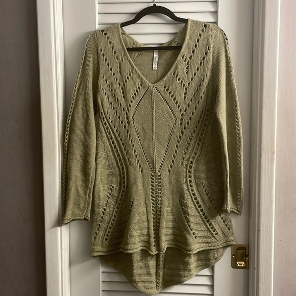 Miilla Clothing Sweaters - Miilla Intricately Crocheted,Hi-Low A-Line Sweater in Olive Green, Size Small